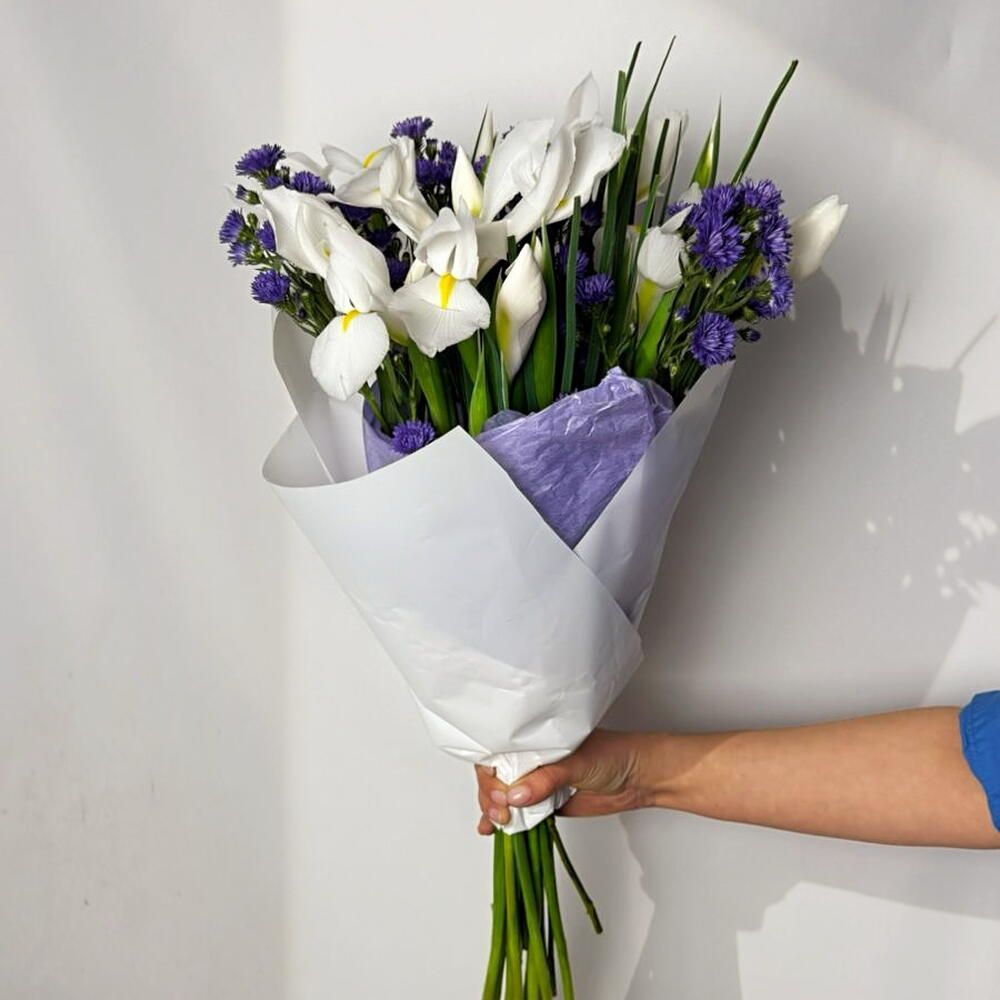 Ramo de iris blancos y estatice