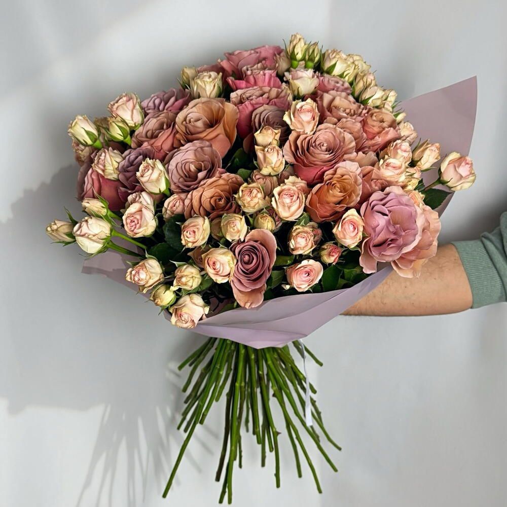 Ramo de rosas nude y spray, Grande